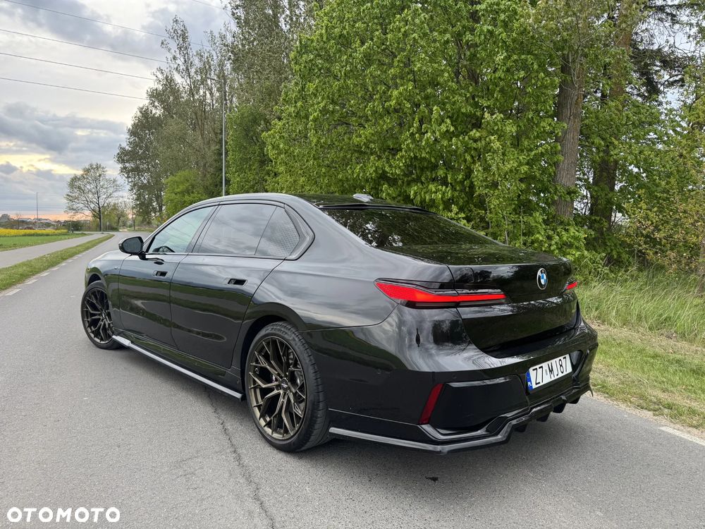 BMW Seria 7 - 8