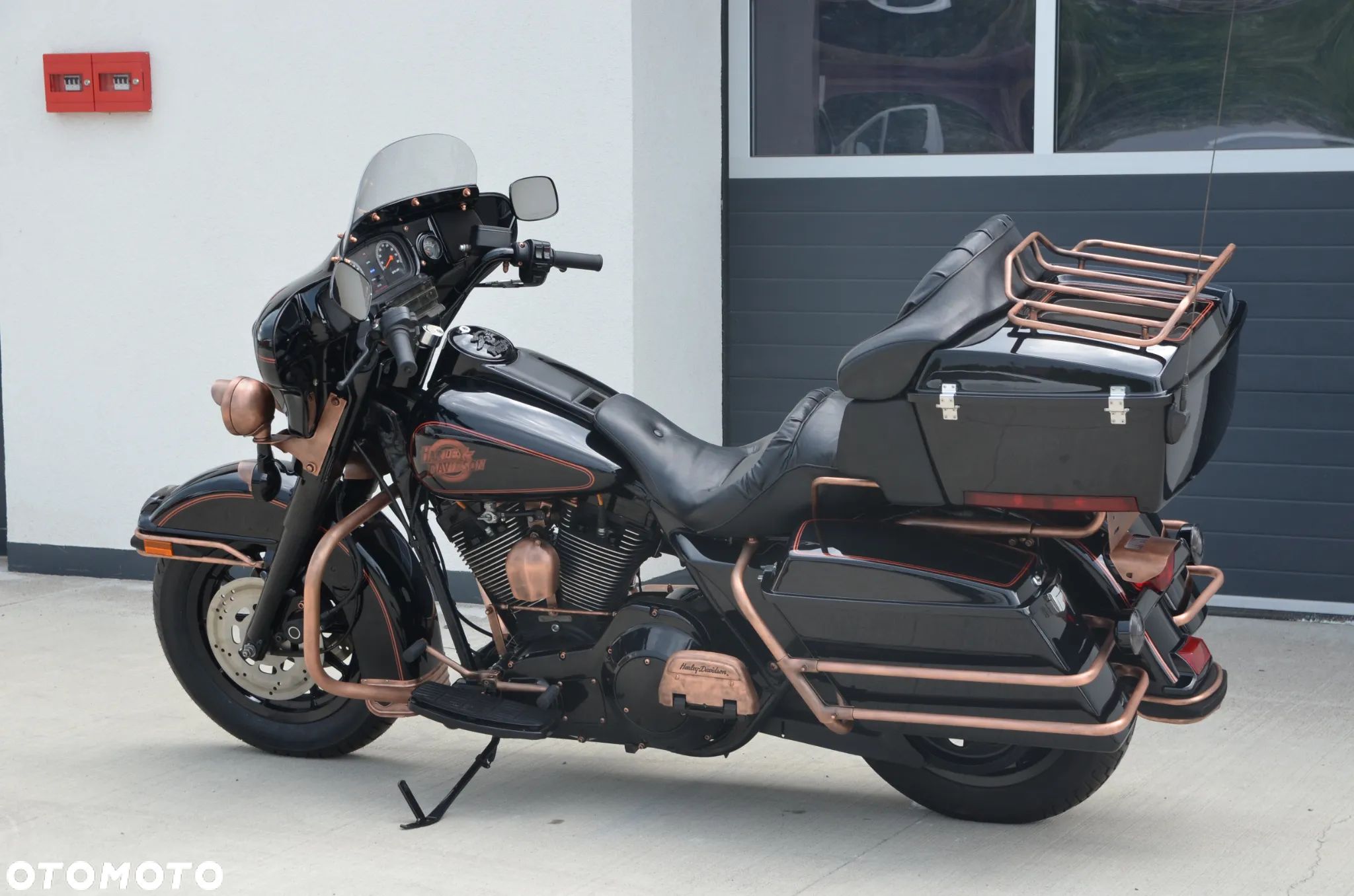 Harley-Davidson FLH Electra Glide - 1
