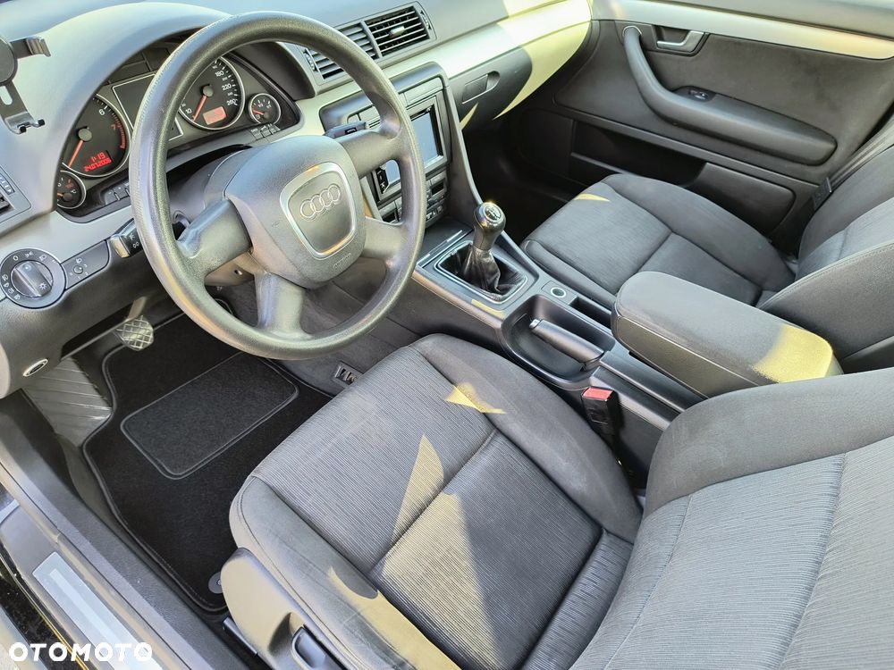 Audi A4 Limousine - 9
