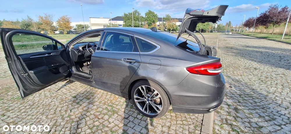Ford Fusion - 36