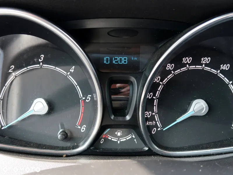 Ford Tourneo Courier 1.5 TDCi Titanium - 18