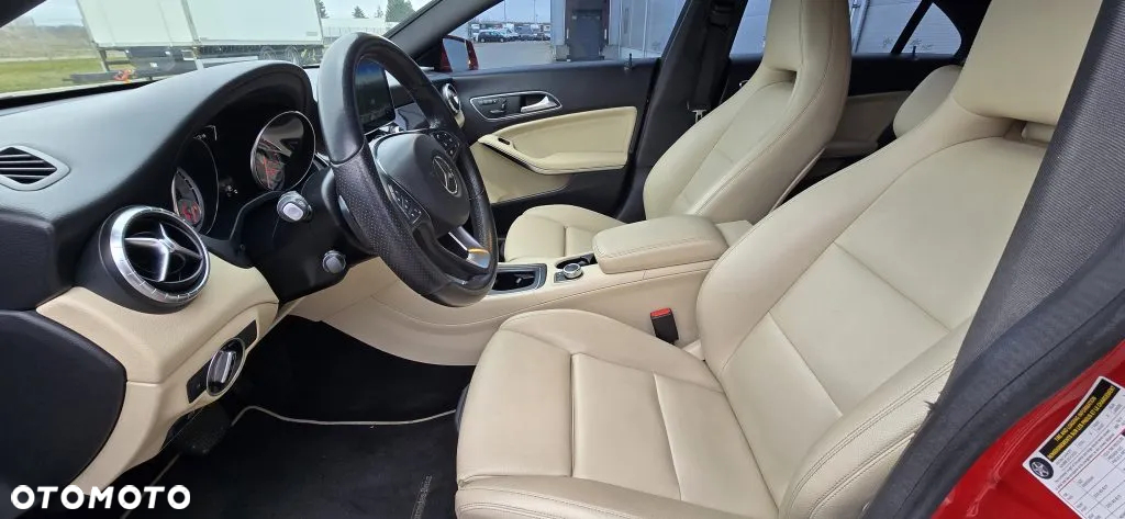 Mercedes-Benz CLA 250 4Matic 7G-DCT UrbanStyle Edition - 6