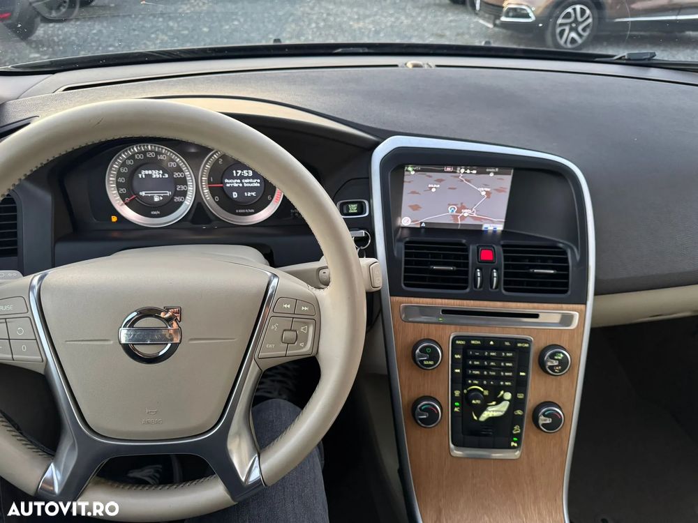 Volvo XC 60 2.4D AWD Aut. Momentum - 11