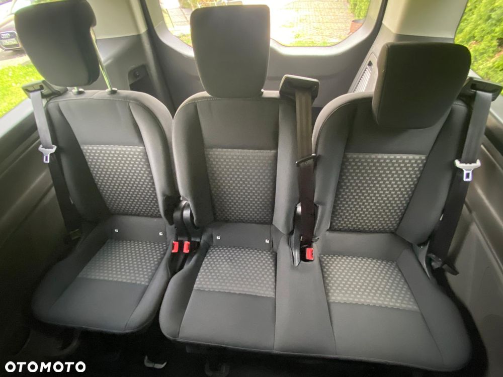 Ford Tourneo Custom - 25