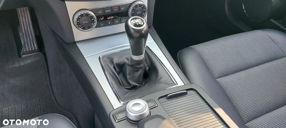 Mercedes-Benz Klasa C 200 Avantgarde Edition - 20