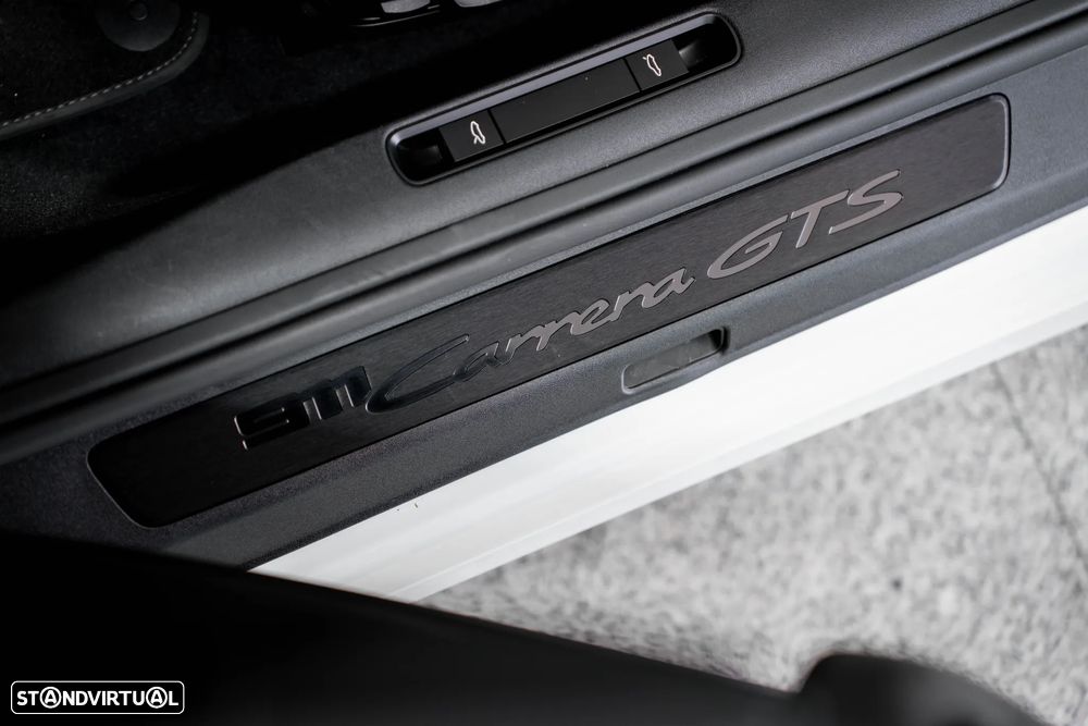 Porsche 911 (992) Carrera 4 GTS PDK - 27