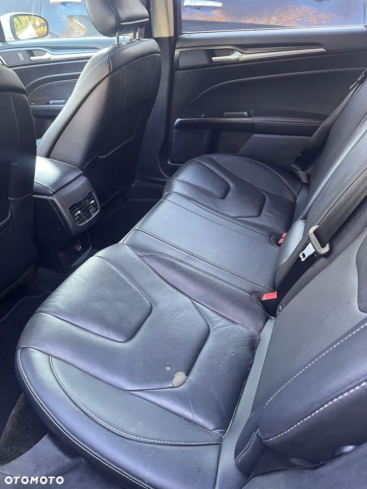 Ford Fusion - 10