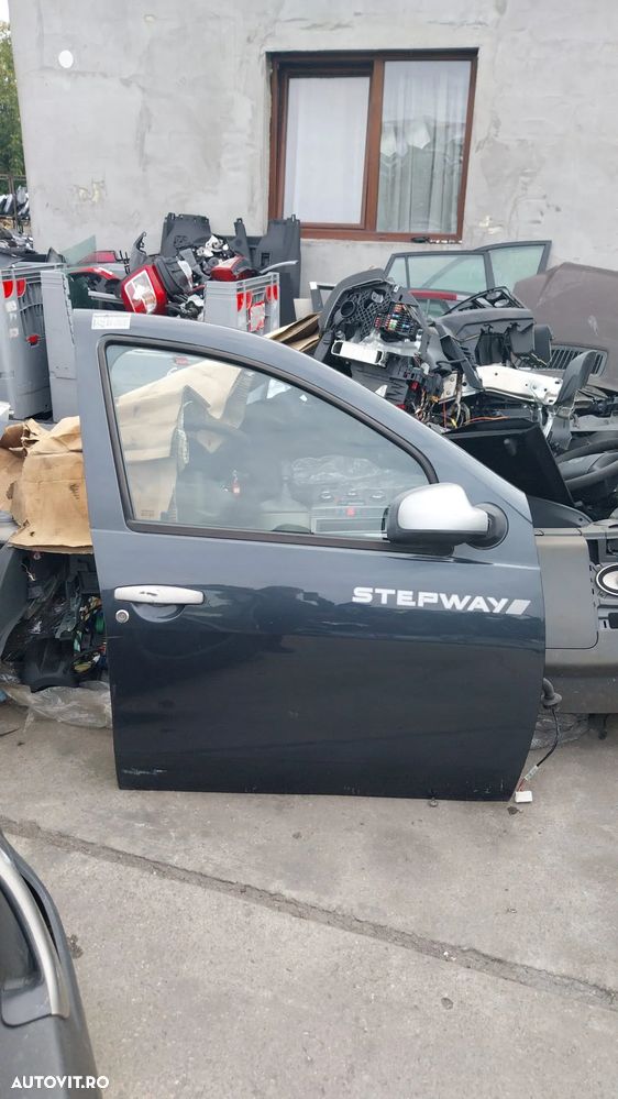 VAND USA DREAPTA FATA DACIA SANDERO STEPWAY 2011 - 1