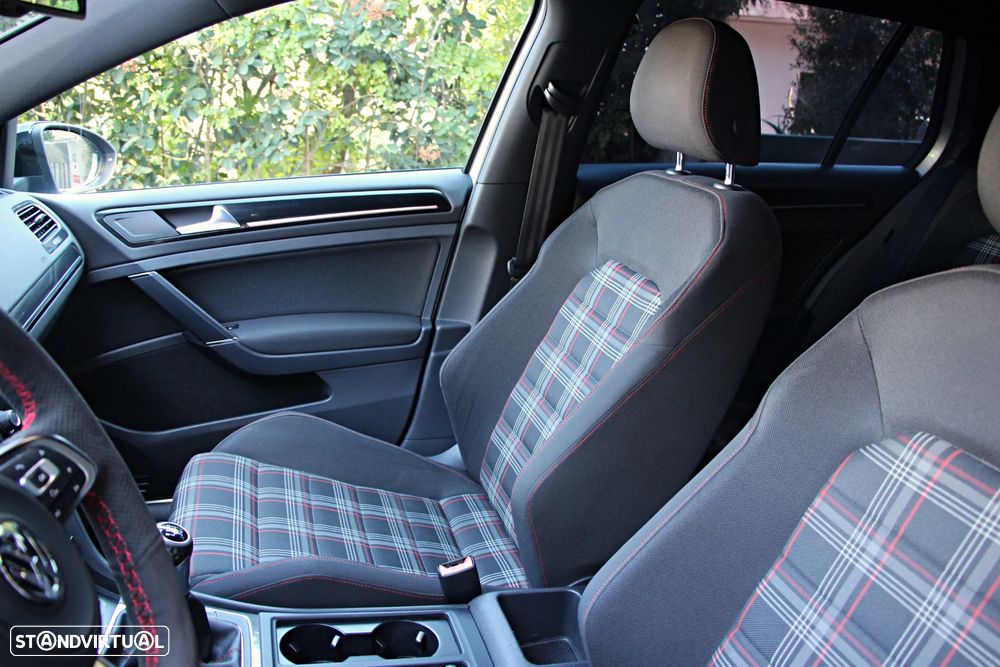 VW Golf 2.0 TSi GTi Performance - 10