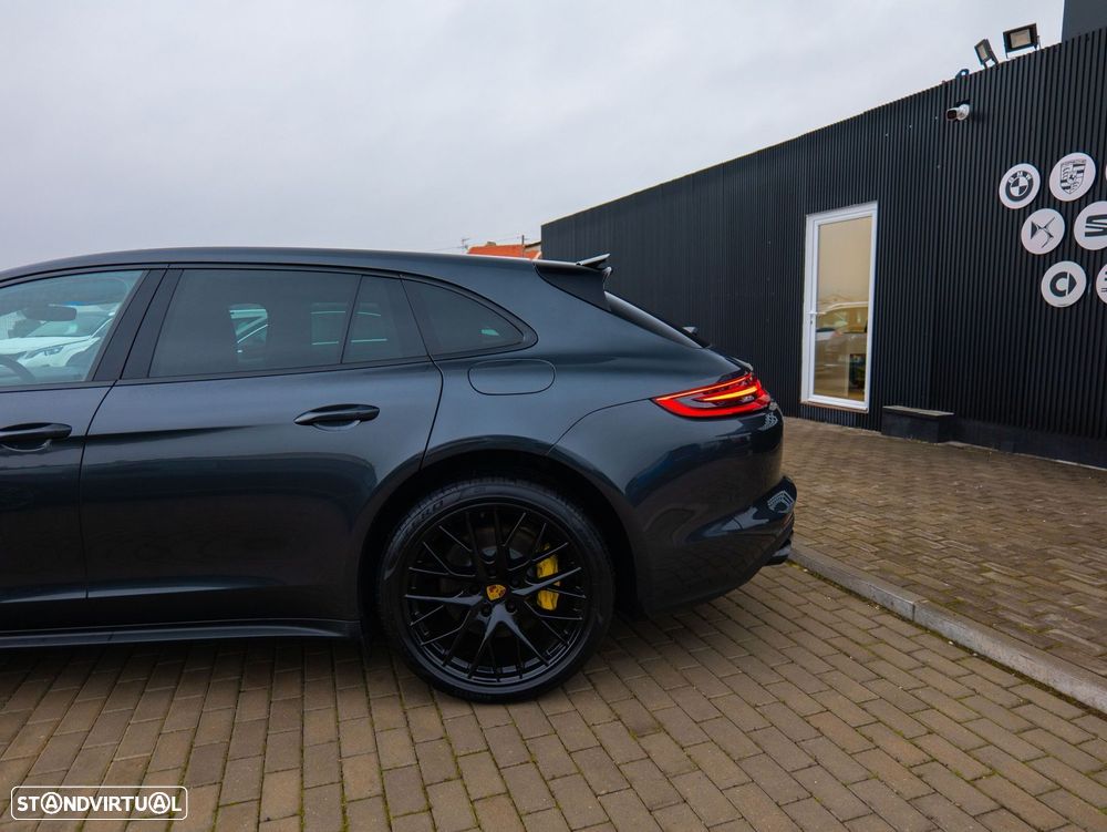 Porsche Panamera Sport Turismo 4 E-Hybrid - 4