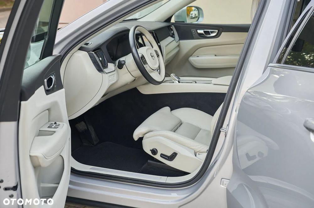 Volvo XC 60 B4 D AWD Inscription - 22