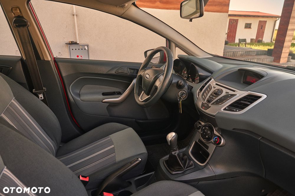 Ford Fiesta 1.25 Champions Edition - 37