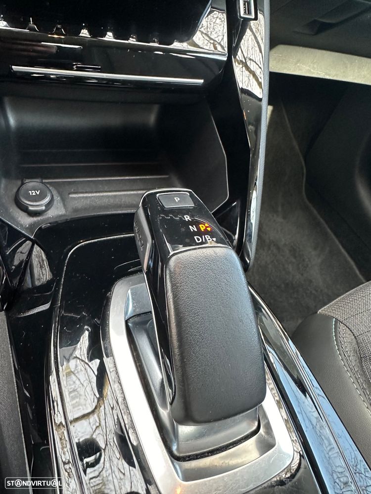 Peugeot e-208 Allure - 24