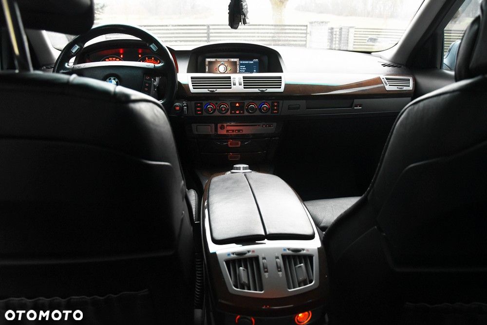 BMW Seria 7 740i - 9