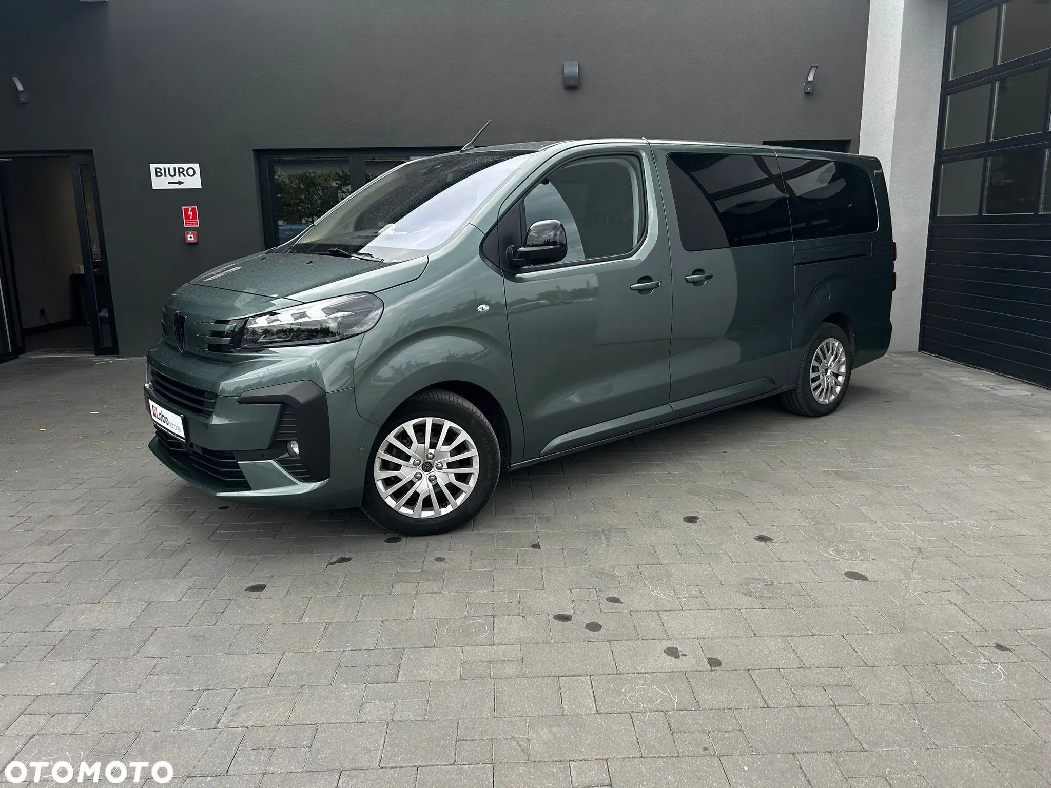 Peugeot Traveller 2.0 BlueHDi Long Allure - 2