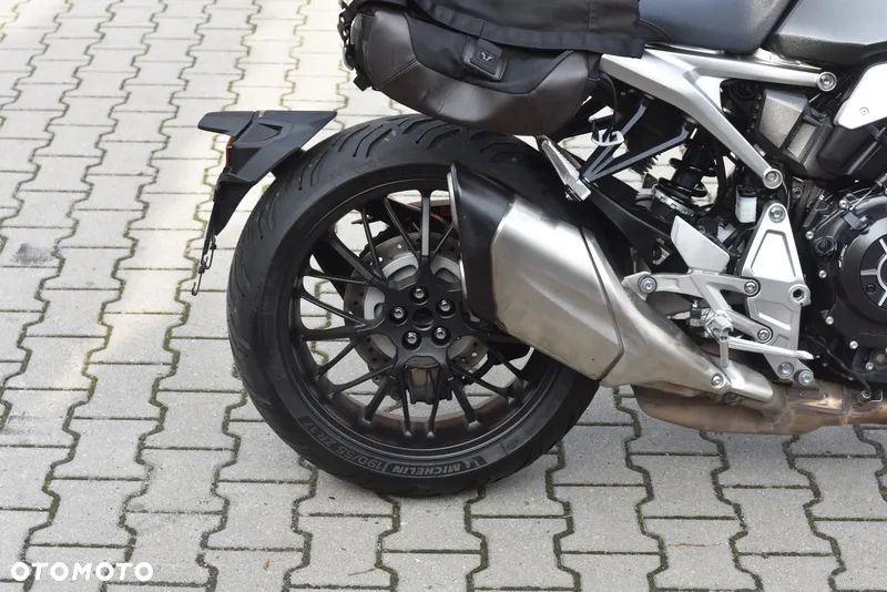 Honda CB - 10