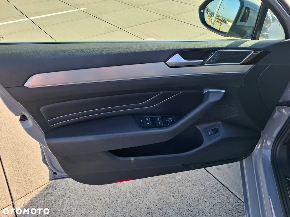 Volkswagen Passat Variant 1.5 TSI EVO Elegance DSG - 40