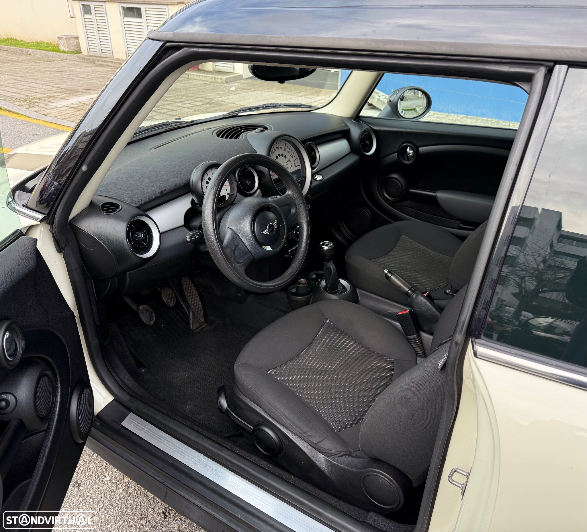 MINI Clubman Cooper D - 8