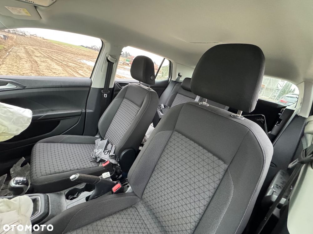 Volkswagen T-Cross - 9