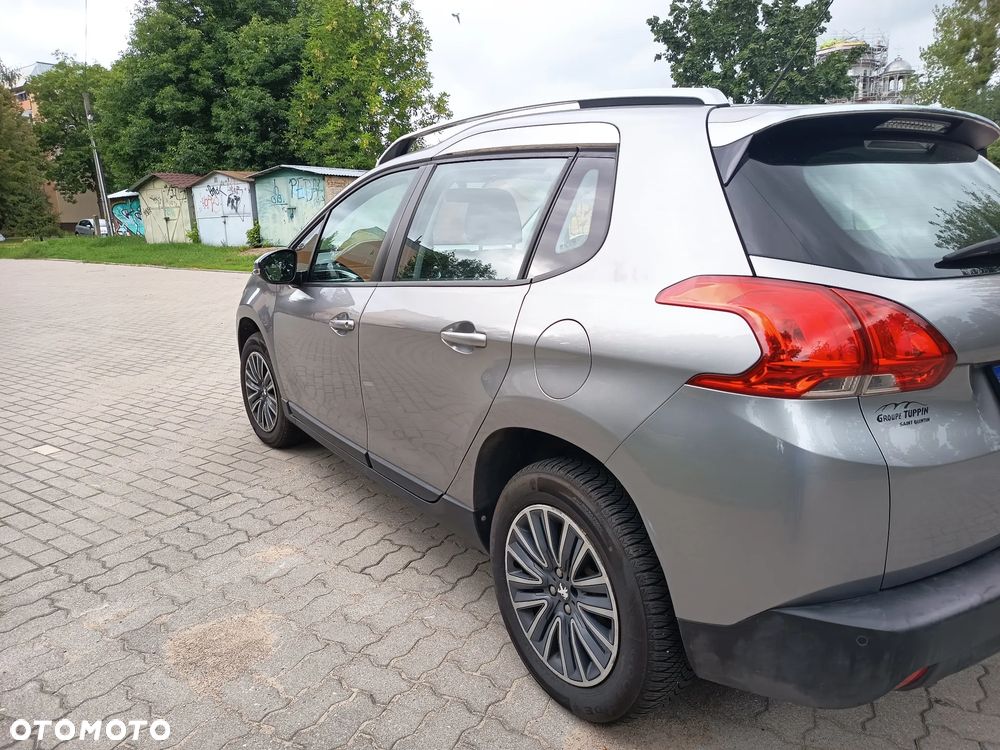 Peugeot 2008 1.2 Pure Tech Style - 4