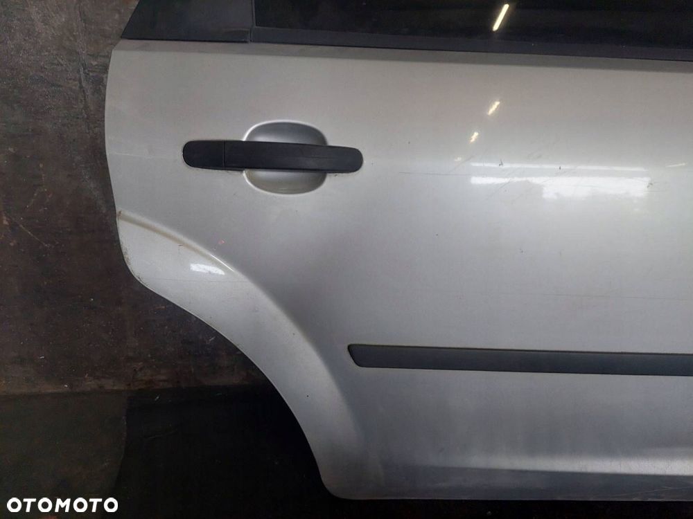 DRZWI KOMPLETNE PRAWY TYŁ FORD FOCUS MK2 KOMBI 03 - 5