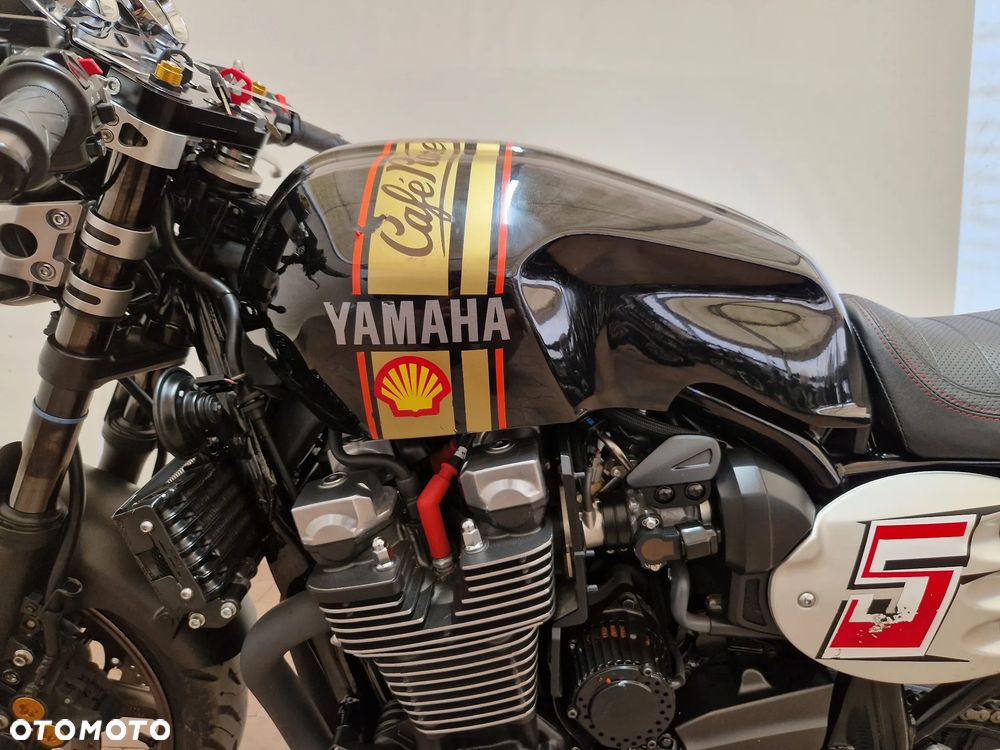 Yamaha XJR - 26
