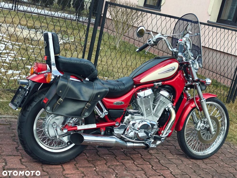 Suzuki Intruder - 15