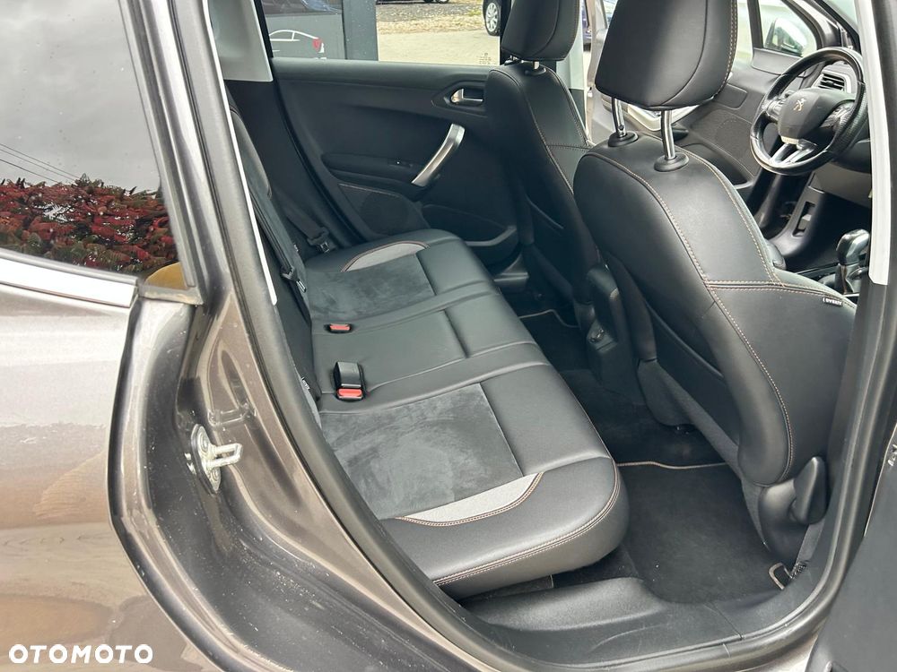 Peugeot 2008 1.2 Pure Tech GPF Crossway S&S - 27