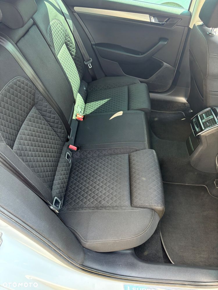 Skoda Superb 2.0 TDI Ambition DSG - 12