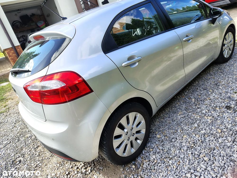 Kia Rio - 10