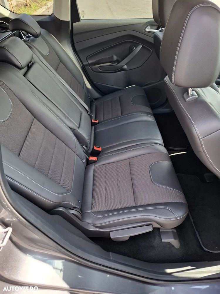 Ford Kuga 2.0 TDCi 4x4 Aut. Titanium - 10