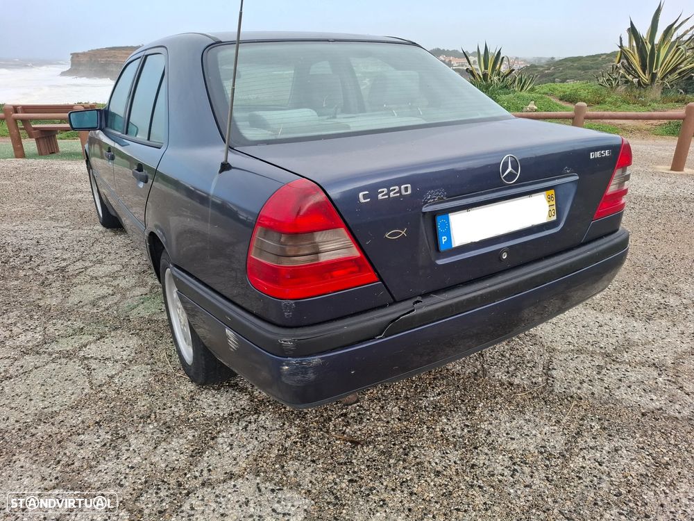 Mercedes-Benz C 220 D Classic - 14