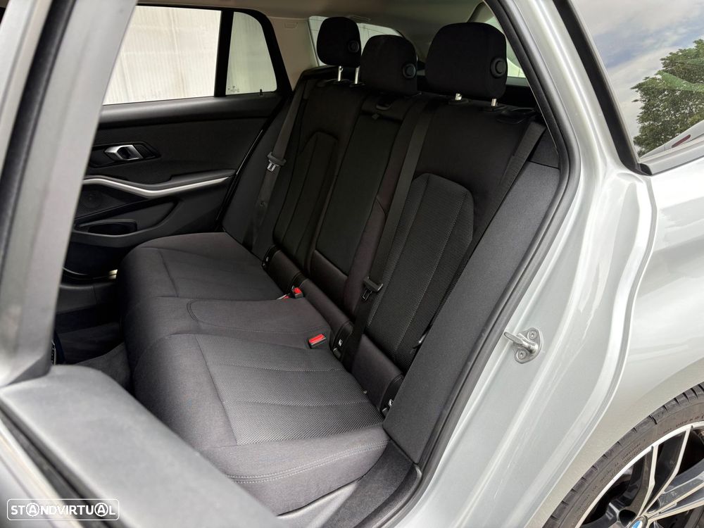BMW 330 e Line Sport Auto - 10