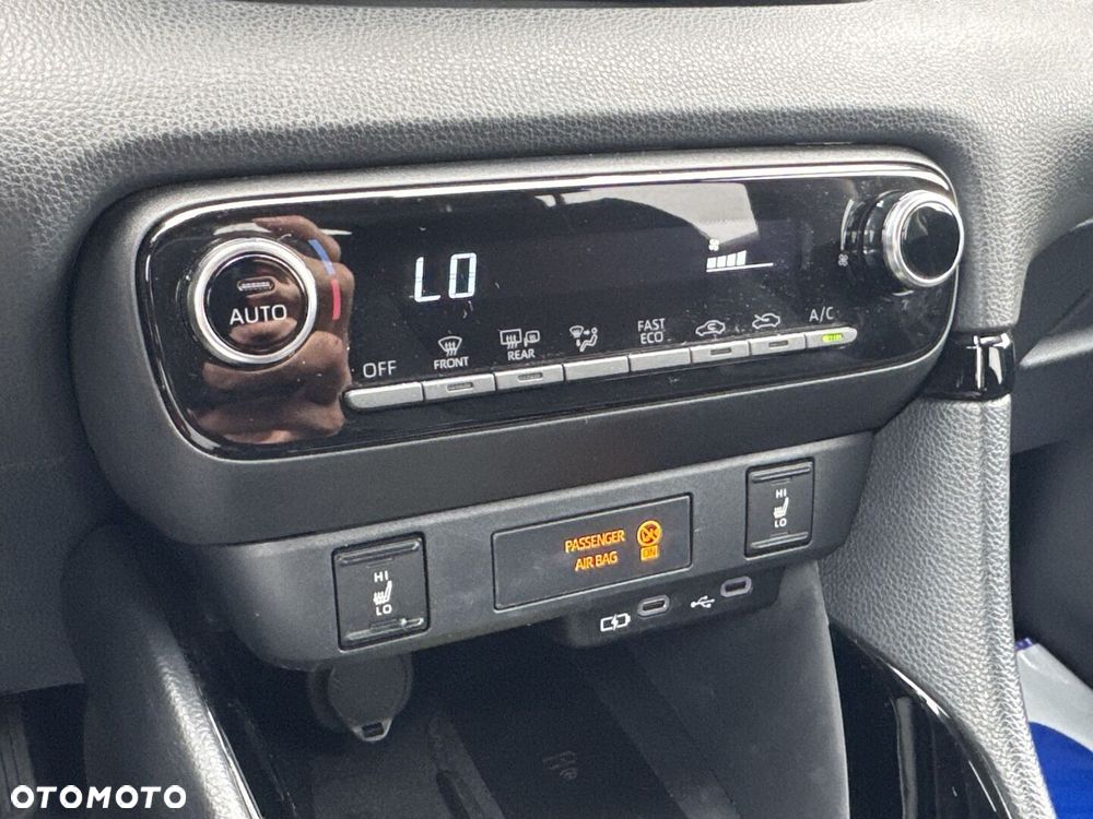 Toyota Yaris Hybrid 1.5 Style - 28