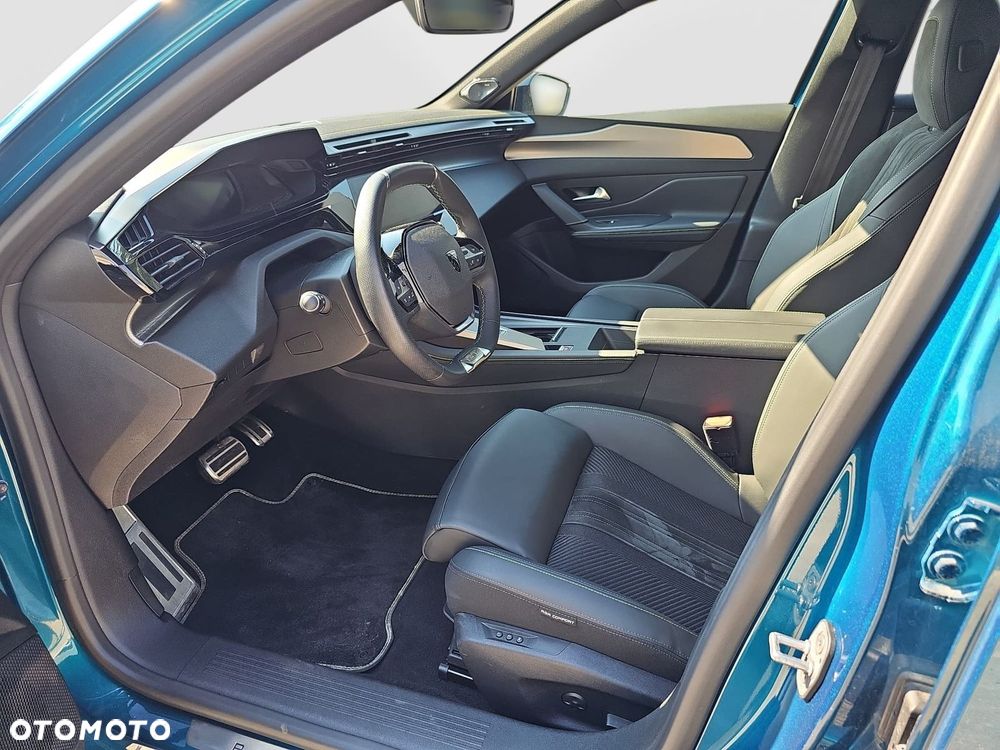 Peugeot 408 - 10