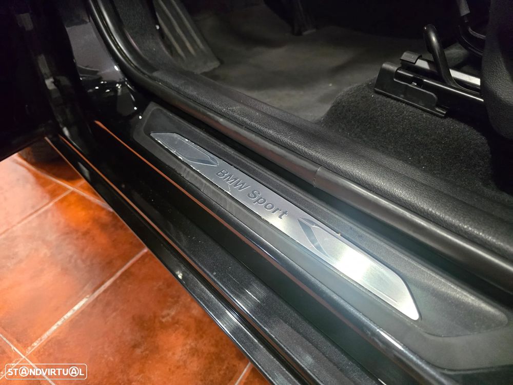 BMW 218 Active Tourer d Aut. Sport Line - 40