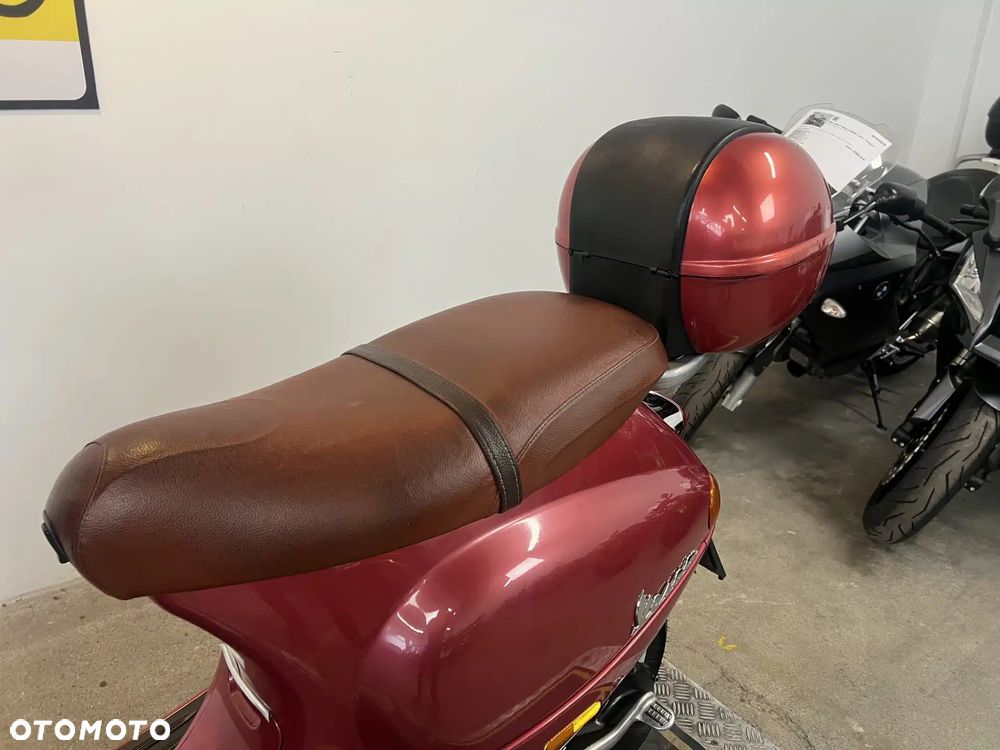 Piaggio Vespa - 26