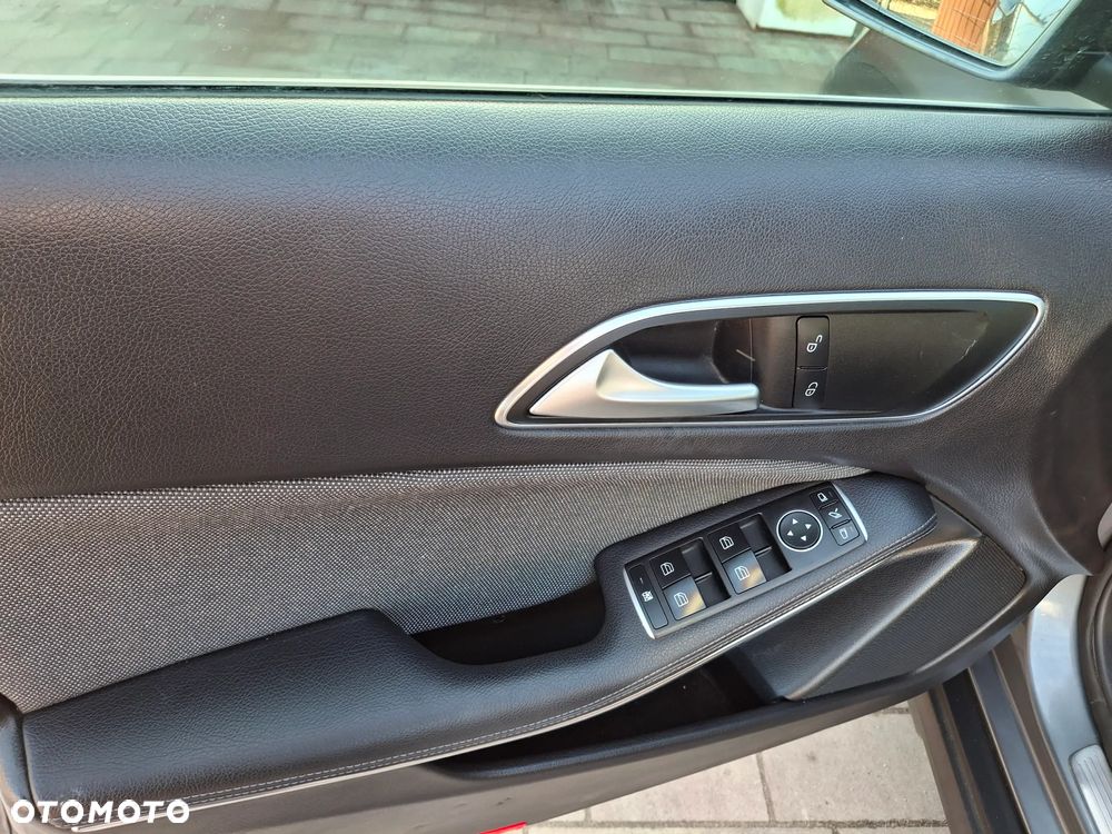 Mercedes-Benz GLA 180 7G-DCT Edition 1 - 14