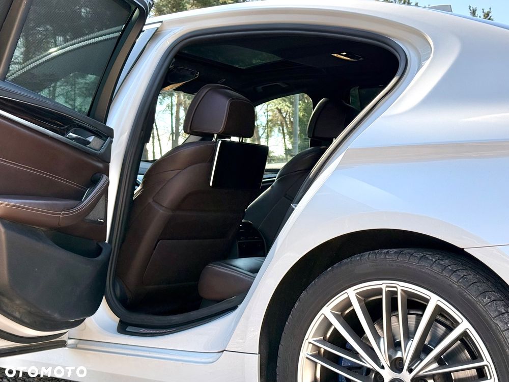 BMW Seria 5 530i Luxury Line - 31