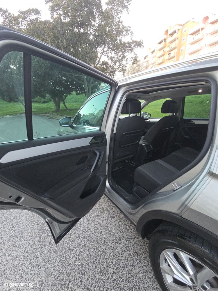 VW Tiguan 1.6 TDI Confortline - 23