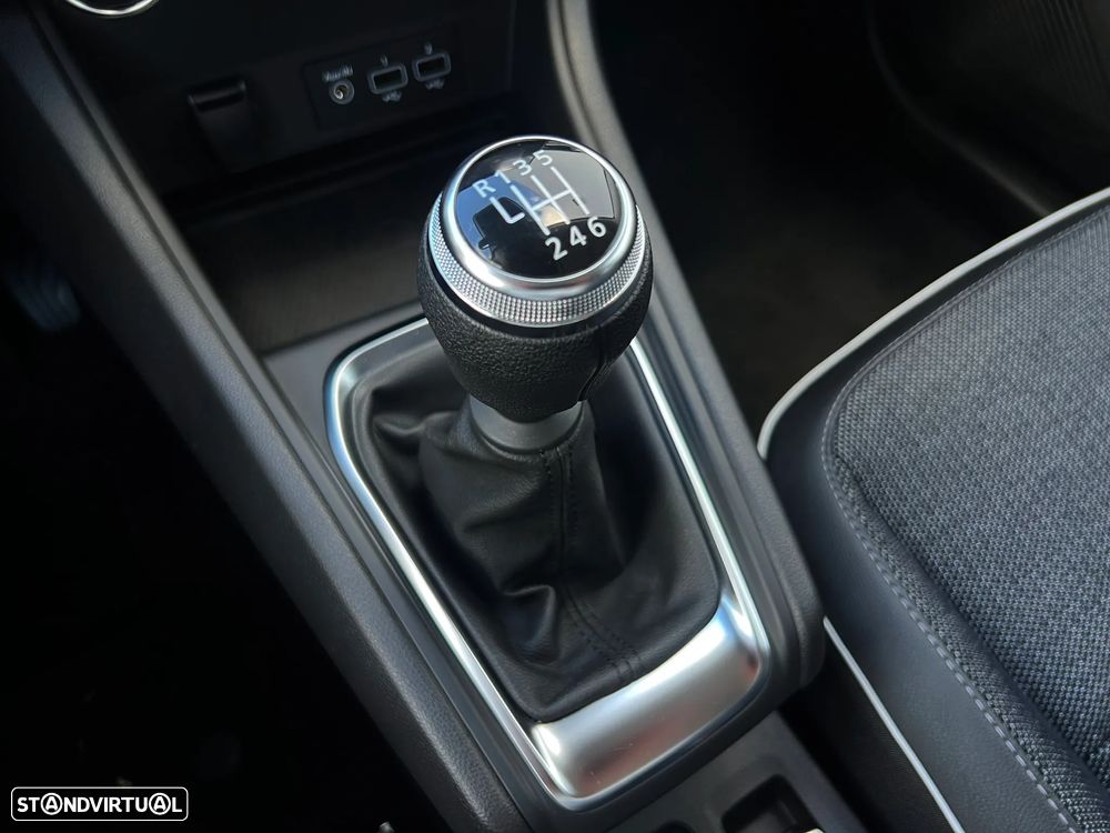 Renault Captur 1.0 TCe Techno Bi-Fuel - 21