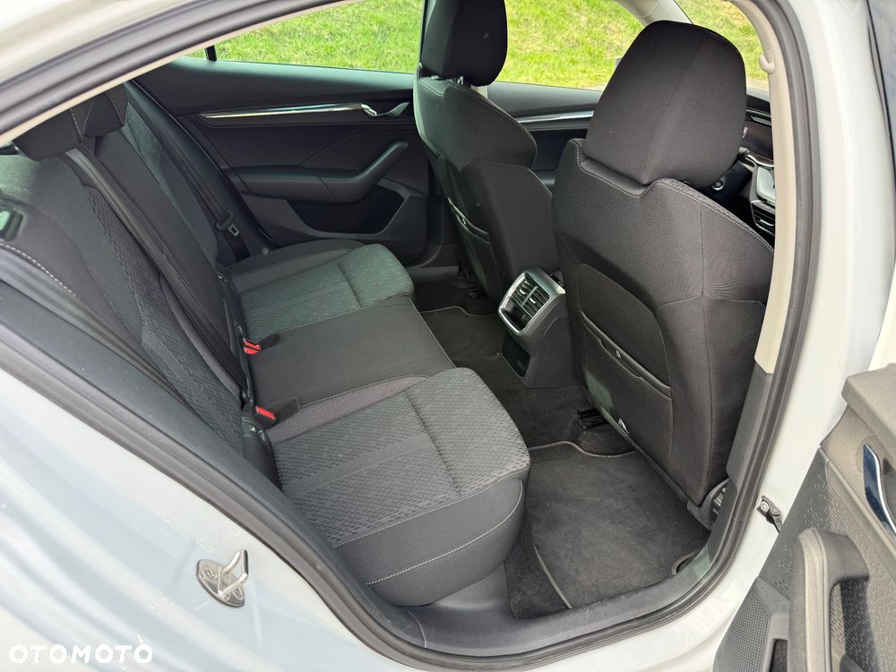 Skoda Octavia 2.0 TDI Style DSG - 17