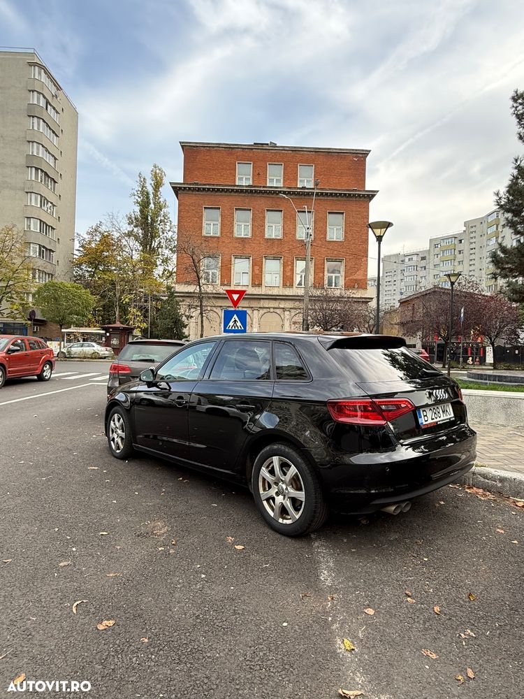 Audi A3 Sportback 2.0 TDI Stronic Attraction - 2
