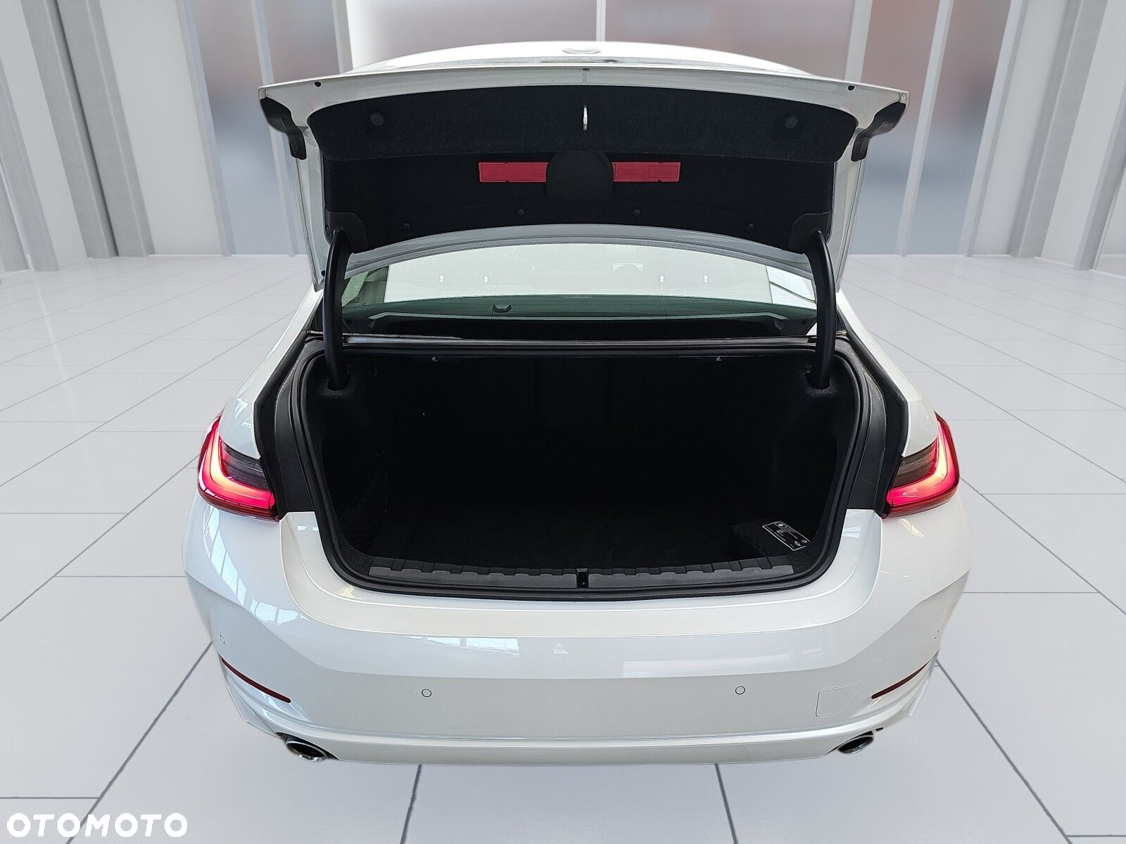 BMW Seria 3 318i - 34