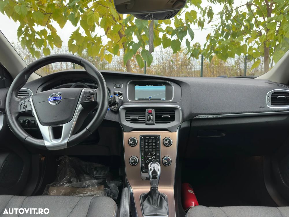 Volvo V40 Cross Country D2 Powershift Ocean Race - 8