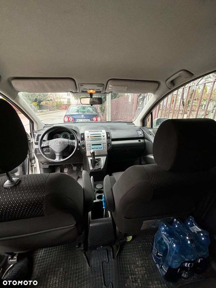 Toyota Corolla Verso - 6