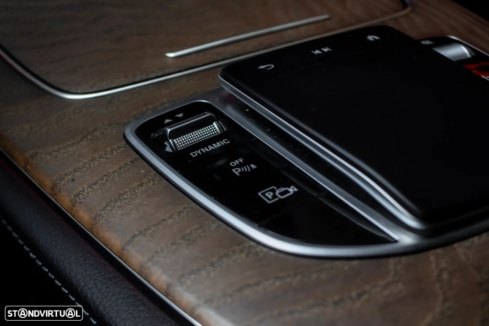 Mercedes-Benz E 300 de 4Matic T 9G-TRONIC Night Edition - 23