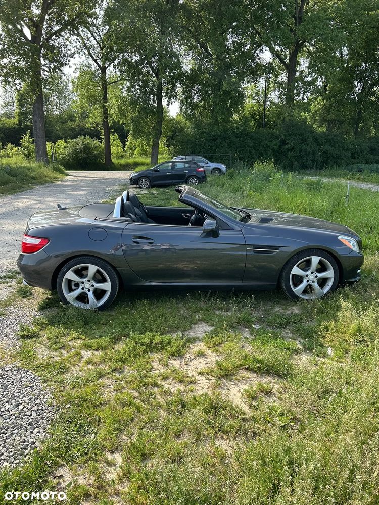 Mercedes-Benz SLK 350 (BlueEFFICIENCY) 7G-TRONIC - 11