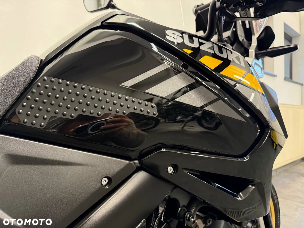 Suzuki V-STROM - 35