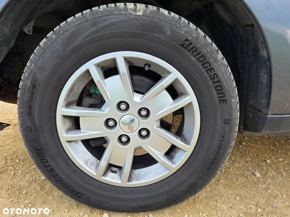 Mitsubishi Outlander - 9